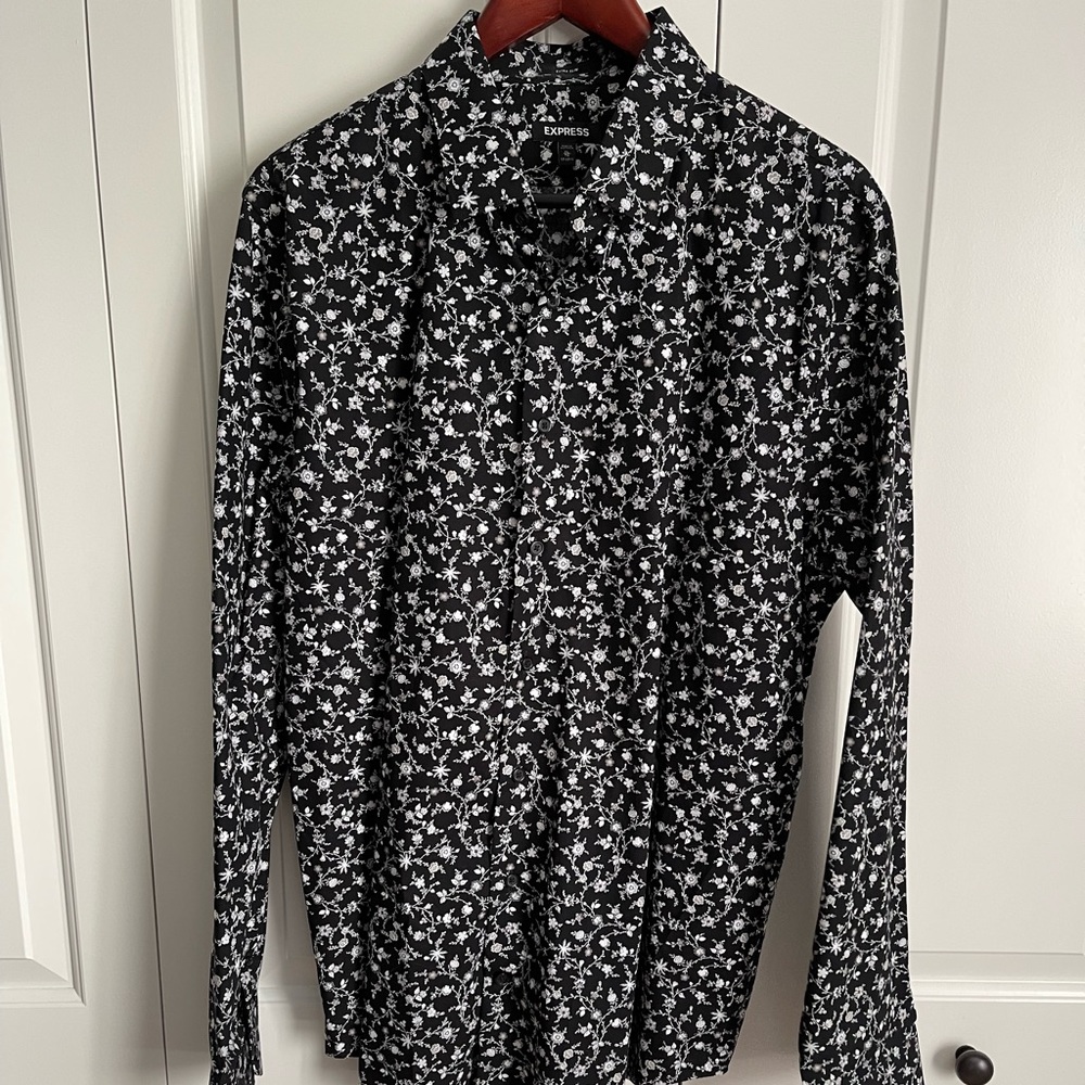 Mens XL Express button down dress shirt - business or casual! New without tags